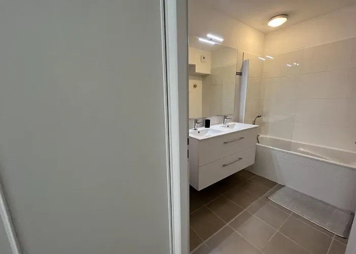 アパート T3 De 66m² Avec Terrasse, Parking Et Proche Jetee Thiers, Centre-ville D'arcachon - Fr-1-374-209