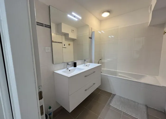 アパート T3 De 66m² Avec Terrasse, Parking Et Proche Jetee Thiers, Centre-ville D'arcachon - Fr-1-374-209 アルカション